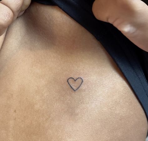 Heart tattoo art Stick And Poke Heart Tattoo, Stick And Poke Tattoo On Hip, Heart Stick And Poke, Heart Hip Tattoo, Stick And Poke Tattoo Ideas Simple, Cute Minimalist Tattoo, Simple Heart Tattoo, Simple Heart Tattoos, Simple Tats