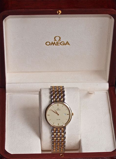 watchesplatform #clock watcheskwt Omega Gold Watch Women, Omega Womens Watch, Omega Watch Women, Bulova Watches Women, Elegant Watches Women, House Design Modern, Casio Vintage Watch, Cartier Watches Women, Classic Watch Women