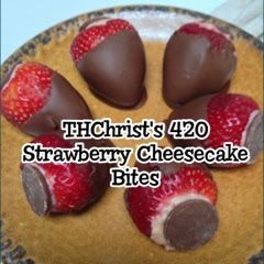 Strawberry Cheesecake Bites Recipe, Cannabutter Recipe, Strawberry Cheesecake Bites, Cannibis Recipes, Cheesecake Bites Recipe, Incredible Edibles, Cheesecake Bites, Edible Food, Covered Strawberries