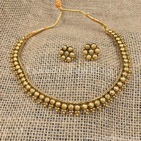 Marathi Necklace, Saree Cake, South Asian Jewelry, Chantilly Virginia, Vintage Indian Jewelry, Temple Jewellery Earrings, Indian Wedding Jewelry Sets, Gold Jewelry Simple Necklace, Gold Mangalsutra Designs