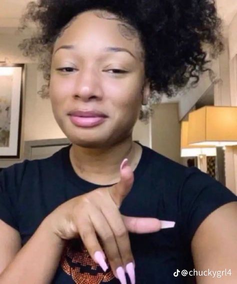 Tanaka Nishinoya, Cardi B Funny Face, Y2k Profile Picture, What Do You Meme, Big Women Fashion, Current Mood Meme, Text Memes, Megan Thee Stallion, Reaction Face