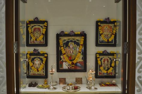 Pooja Room Photos Arrangement, God Photo Frames For Pooja Room, Mandir Ideas, Pooja Door, Men Jewellery, Tanjore Paintings, Photo Arrangement, Indian Flag Wallpaper, God Photos