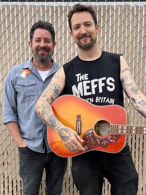 Frank Turner Raises Over $18,000 For Sweet Relief Musicians Fund On Recent U.S. Tour   https://hashtagmagazine.net/home/2024/7/8/frank-turner-raises-over-18000-for-sweet-relief-musicians-fund-on-recent-us-tour rl Burton Cummings, Frank Turner, Uk Music, European Tour, Music Venue, Indie Music, Music Albums, Music Streaming, Music Producer