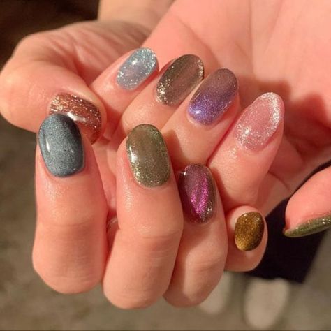 30 Stunning Cat Eye Nails To Try in (2022) - The Trend Spotter Cat Eye Dip Nails, Chunky Glitter Nails, Eye Nail Art, Velvet Nails, Eye Nails, Cat Eye Nails, Minimalist Nails, Dream Nails, Funky Nails