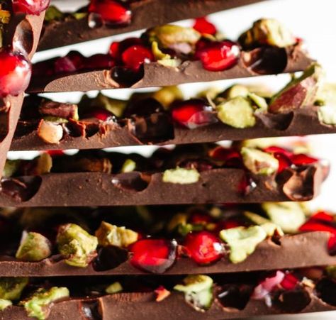 Edible and quaffable Christmas gifts | RNZ Recipes Pomegranate Pistachio, Christmas Bark Recipes, Edible Holiday Gifts, Christmas Bark, Pistachio Chocolate, Dark Chocolate Bark, Chocolate Bark Recipe, 13 December, Glace Cherries