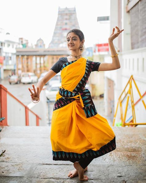 Manjal Couture🇮🇳 on Instagram: “Our new line of ready-to-wear dance practice sarees are available for purchase on www.manjalcouture.com. Go to Shop➡️Clothing➡️Women➡️Dance…” Dance Saree, Bharat Natyam, Bharatnatyam Poses, Poses For Photoshoot, Bharatanatyam Dancer, Indian Classical Dancer, Bharatanatyam Poses, Dance Of India, Classical Beauty