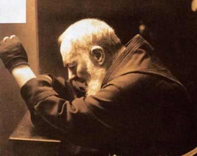 Padre Pio Saint Quotes, Catholic Quotes, Prayer Warrior, Catholic Prayers, Papa Francisco, Religious Quotes, Spiritual Inspiration, Catholic Faith, His Hands