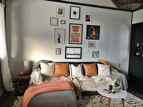 Comfy Couch. Throw Blankets. Throw Pillows. Modern Boho. Gallery Wall. Round Table. L Shaped Couch. Couch Covered In Blankets, Blankets On Couch Ideas, Blankets On Couch, Throw Pillows Modern, Couch Blankets, L Couch, Living Aesthetic, Blankets Throw, Shaped Couch