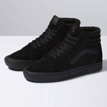 Black Gucci Shoes, Emo Shoes, Black Things, Louis Vuitton Shoes Sneakers, Vans Store, Teen Boy Outfits, Best Shoes For Men, Black Vans, Popular Shoes