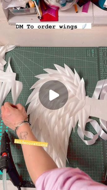 Angel Wing Flower Arrangement, How To Make Angel Wings Diy, How To Make Paper Wings, Foam Wings Diy, Paper Angel Wings Diy, Angel Wings Wreath Diy, How To Make Angel Wings Diy Tutorials, How To Make Angel Wings For Costume, Diy Wings Angel