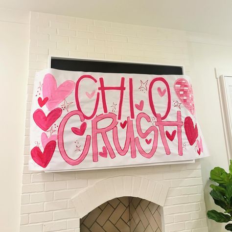 Designs by Lawler (@designsbylawler) • Instagram photos and videos Sorority Banner Ideas Design, Banner Ideas Design, Sorority Banner Ideas, Sorority Banner, Sorority Ideas, Dance Ideas, Banner Ideas, Chi Omega, Big Little