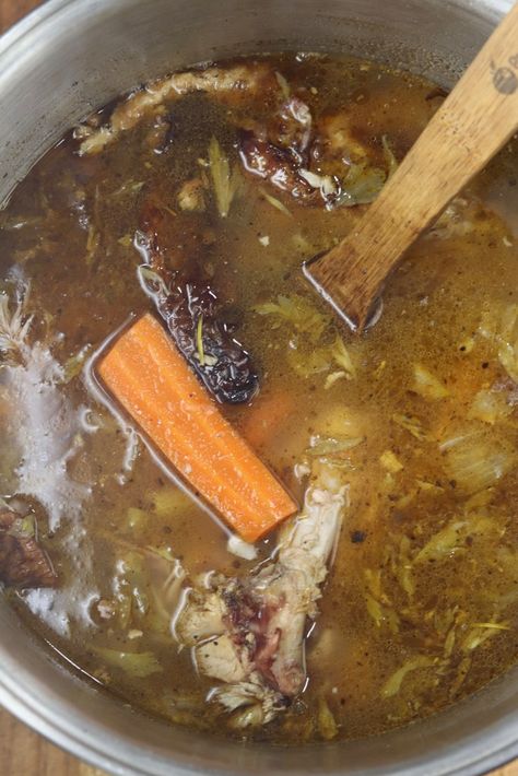 Turkey Stock is so simple to make at home. Use your smoked or roasted turkey carcass along with a few fresh vegetables and herbs for an rich and delicious broth. Add amazing flavor to gravy, soups and casseroles. Turkey Stock Recipe, Turkey And Dumplings, Make Chicken Broth, Chicken Noodle Soup Easy, Stock Recipes, How To Make Turkey, Turkey Broth, Frozen Turkey, Cheesy Chicken Broccoli