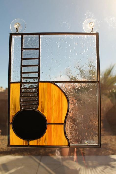 Stained Glass Guitar, Glass Guitar, Painted Glass Art, Stained Glass Suncatchers, Stained Glass Diy, Stained Glass Crafts, Art Stained, Stained Glass Designs, Faux Stained Glass