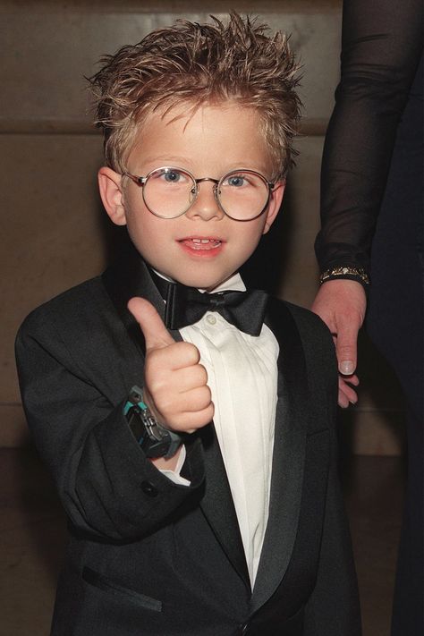 THEN: Jonathan Lipnicki - HarpersBAZAAR.com Boy Meets World Cast, Famous Child Actors, Jonathan Lipnicki, Danielle Fishel, Famous Kids, Blonde Wavy Hair, Bright Red Hair, Powerpuff Girl, October Birthday