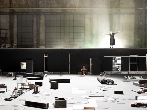 Theatrical Set Design Ivo Van Hove, Scenography Theatre, Experimental Theatre, Contemporary Theatre, Set Design Theatre, Stage Set Design, Theatre Stage, Theatre Design, Theatre Set