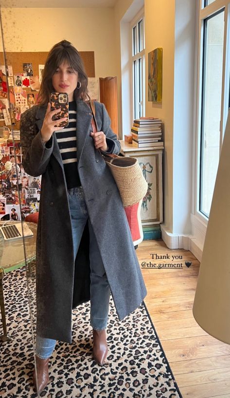 Jeanne Damas Style Winter, Jeane Damas, Jean Damas, Jeanne Damas Style, Chic Feminine Style, Dakota Johnson Street Style, Simple Work Outfits, Casual Lounge Wear, French Girl Chic