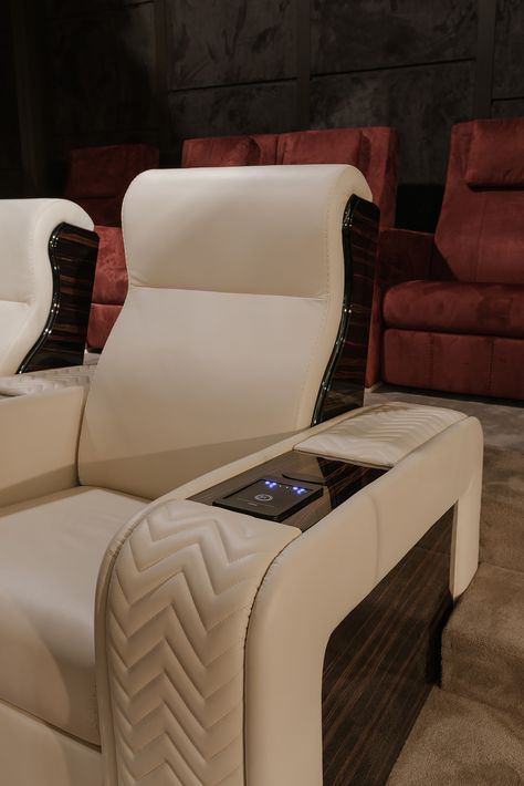 Theatre Room Seating, Cinema Seating, Sala Cinema, Media Room Seating, Movie Theatre Seats, Cinema Chairs, Home Theater Room Design, Theater Furniture, Theater Room Design