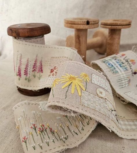 Snippet Roll, Stitch Journal, Makers Studio, Snippet Rolls, Embroidery Bobbins, Spool Crafts, Holiday Embroidery, Textile Art Embroidery, Creative Textiles