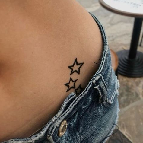 Star Coverup Tattoo, Star Tattoo On Hip, Star Hip Tattoo, 90s Tattoos, Emo Tattoos, Waist Tattoos, Heal Your Soul, 4 Tattoo, Stick N Poke Tattoo