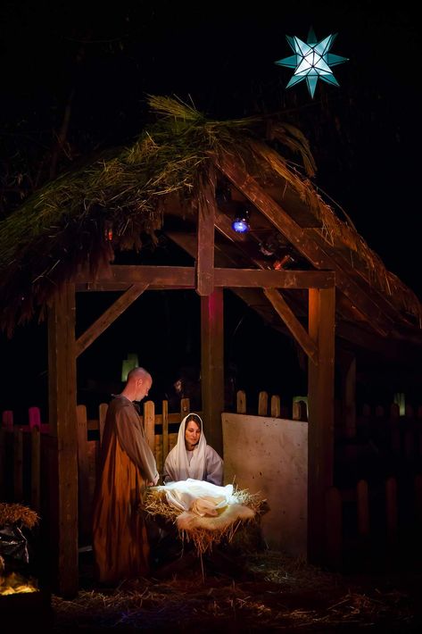 Lds Christmas Quotes, Live Nativity, Lds Christmas, Gordon B Hinckley, Raise The Dead, Christmas Program, Birth Of Jesus Christ, Christmas Child, Real Christmas