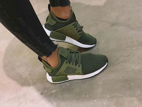 Olive green sneakers. Olive Green Shoes, Tenis Vans, Tennis Shoes Outfit, Color Shoes, Shoes Outfit, Latest Shoe Trends, Green Sneakers, Adidas Fashion, Adidas Outfit