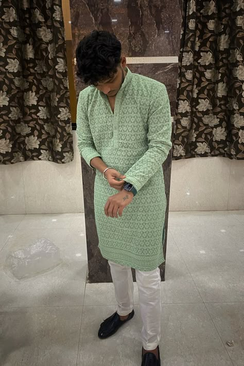 Kurta Mirror Selfie, Indian Old Money, Office Edits, Kurta Designs Men's, Men Aesthetic Outfits, Couple Shadow, Kurta Pajama For Men, Camera Cartoon, Pajama For Men