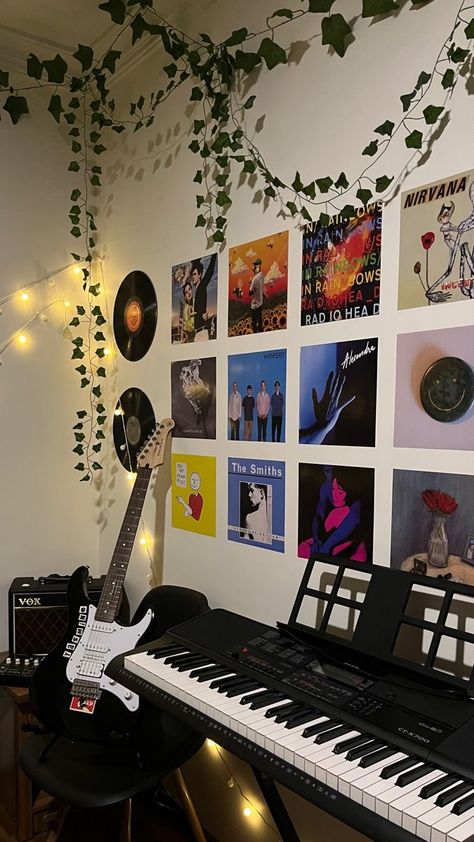 Ruang Studio Musik, Room Decor Ideas Aesthetic, Room Decor Bedroom Aesthetic, Decor Bedroom Aesthetic, Music Bedroom, Room Decoration Bedroom, Room Decoration Aesthetic, Decoration Aesthetic, Chill Room