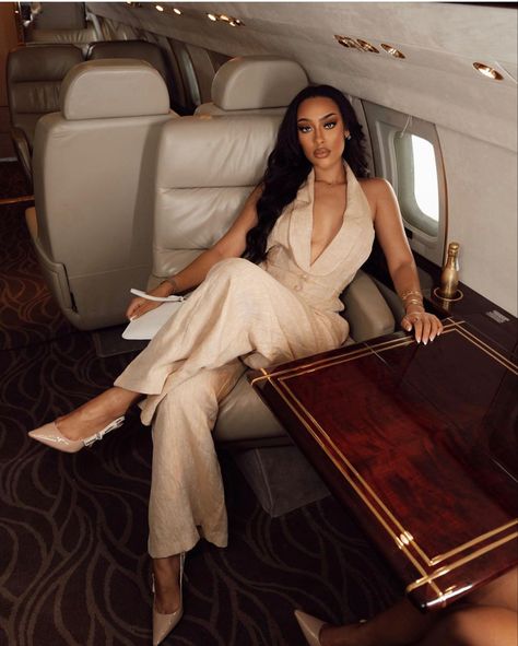 Sarah Langa, Black Woman Luxury Aesthetic, Boujee Lifestyle, Rich Women Lifestyle, Wealthy Women, Luxury Lifestyle Women, Birthday Queen, Black Femininity, High Maintenance