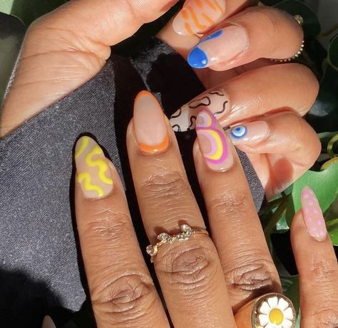 Design Acrylics, Trending Summer Nails, Kpop Nails, Nail Design Glitter, Hippie Nails, Simple Acrylic, Colorful Nail, Minimal Nails, Simple Acrylic Nails