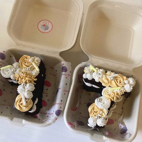 Mini Number Cake, Bento Cake For Brother, Cake For Brother, Bento Cake Ideas, Cake Bento, Dessert Decor, Birthday Brother, Cake Mini, Birthday Posters