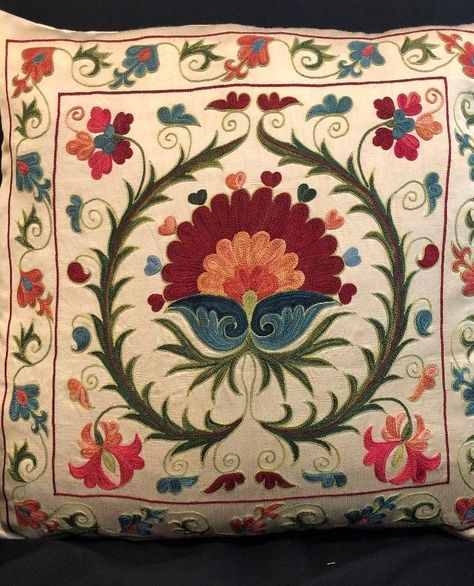 Kashidakari Embroidery Motifs, Kashida Of Kashmir Embroidery Motifs, Kashida Embroidery Motifs, Hand Stitching Tutorial, Bordado Jacobean, Kashida Embroidery, Kutch Work Designs, Embroidery Lessons, Kutch Work