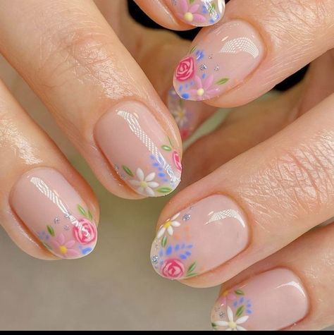 Detailed Nail Art, Floral Nail Art, Oval Nails, Nail Studio, Bridal Nails, Dream Nails, Floral Nails, Chic Nails, Gel Nail Art