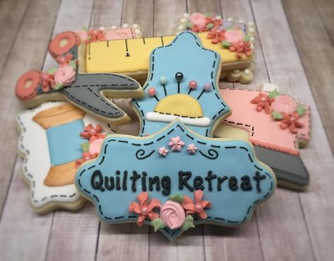 Sewing Themed Cookies, Sewing Cookies Decorated, Quilt Retreat, Cookies Decorated, Cookie Ideas, Icing Cookies, Cookie Art, Royal Icing Cookies, Royal Icing