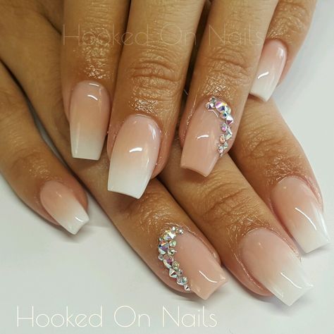 Ombre nude nails, modern french nails, swarovski crystals Nude Nail Designs, Swarovski Nails, Modern Nails, Super Nails, Nails French, Ideas Nails, Popular Nails, Crystal Nails, Bridal Nails