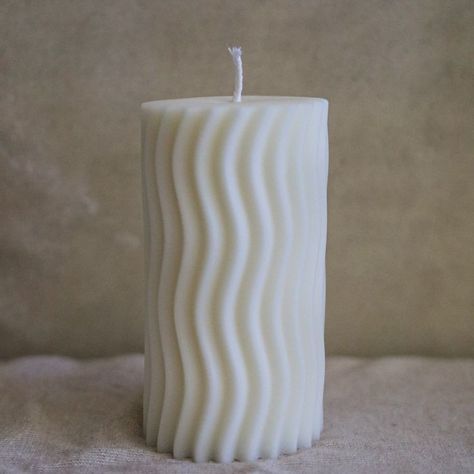 Wiggly Candles, Candle Humor, Candles Labels, Sculptural Candles, Make Candles, Shaped Candles, Swirly Designs, Candles Diy, Elegant Candles