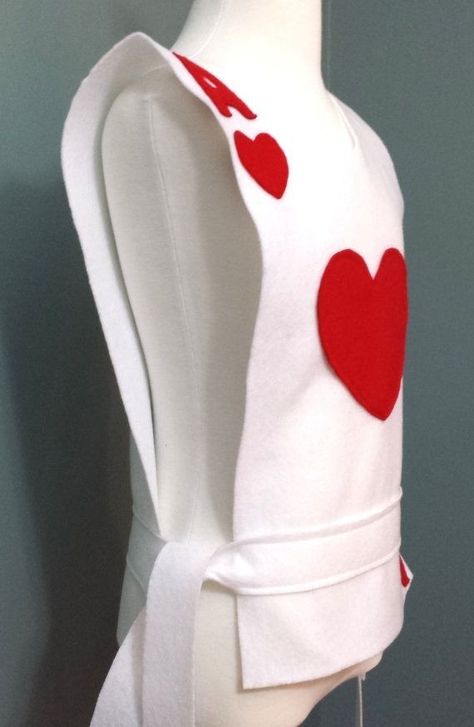 Cards Costume, Alice In Wonderland Play, Karneval Diy, Playing Card Costume, Card Costume, Alice Costume, Hearts Playing Cards, Heart Costume, Alice Tea Party