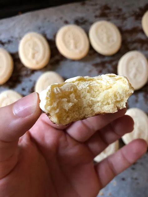 Molded Cookie Recipe, Anise Cookies, German Cookies, Springerle Cookies, Cookie Stamps, Cookie Molds, Cake Flour, Cookies Recipes Christmas, Christmas Cookie