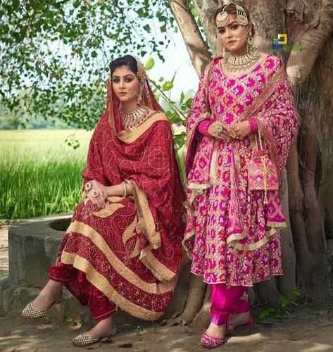 Wedding Suits For Bride, Punjabi Wedding Suit, Bridal Suits Punjabi, Indian Bride Poses, Bridal Suit, Patiala Suit Designs, Bride Suit, Bridal Suits, Punjabi Suits Designer Boutique