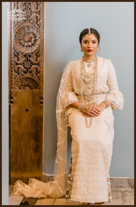 Wearing centuries worth of tradition! This beautiful tradition-inspired kandyan bridal attire has been done using handmade authentic Beeralu lace braided by our craftsmen team all the from galle #Beeralu #authenticbeeralu #lace #handmade #handcraftedlace #handmadelace #srilankanlace #himashi #couturedress #couture #bridal #bridalwear #eveningwear #beauty #fashion #kandyan #bride #kandyanbride #kandyansaree #kandyanbridal #beeralubridal #beeralubride #srilankanbride #traditionalbride Traditional Kandyan Bride, Kandyan Jewellery, Buddhist Wedding Dress, Kandyan Saree, Buddhist Wedding, Srilankan Wedding, Bridal Attire, Outfits Woman, Lace Braid