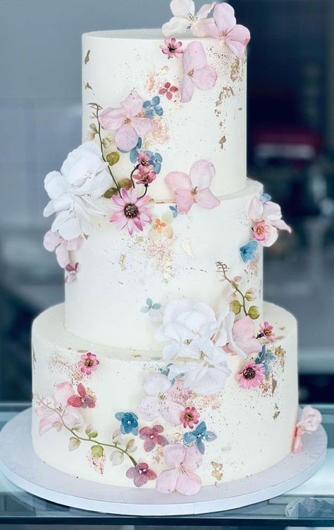 wedding cake, wedding cakes, wedding cake images, beautiful wedding cakes, non traditional wedding cake, wedding cake trends Wedding Cake Designs Simple, Butterfly Wedding Cake, Tea Party Cake, Painted Cake, Butterfly Cakes, Butterfly Wedding, Wedding Order, Elegant Wedding Cakes, Wedding Cake Inspiration