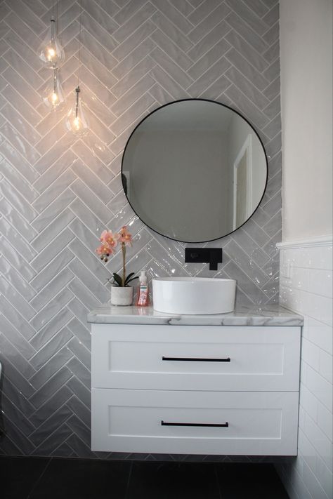 Hamptons Bathrooms, Cloakroom Wc, Herringbone Subway Tile, Kids Bathrooms, Main Bathroom Ideas, Toilet Room Decor, Terrazzo Floors, Oak Bathroom, Hampton House