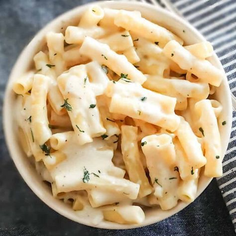 White Pasta Sauce with Milk - Creamy, 5 Ingredients and 10 Minutes! Cream Sauce With Milk, Pasta With Milk, Creamy White Pasta Sauce, White Pasta Sauce, Chicken Pasta Sauce, White Cream Sauce, Easy White Sauce, White Pasta Sauce Recipe, Cream Sauce Pasta