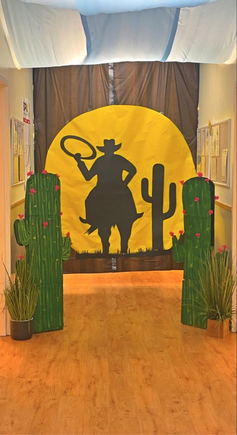 Rodeo Dance Decorations, Country Themed Homecoming, Western Party Decorations Cowboy Theme, Wild West Hoco Theme, Wild Wild West Theme Party Decor, Trunk Or Treat Cowboy Theme, Western Theme Party Decorations, Wild West School Theme, Western Hallway Decor School