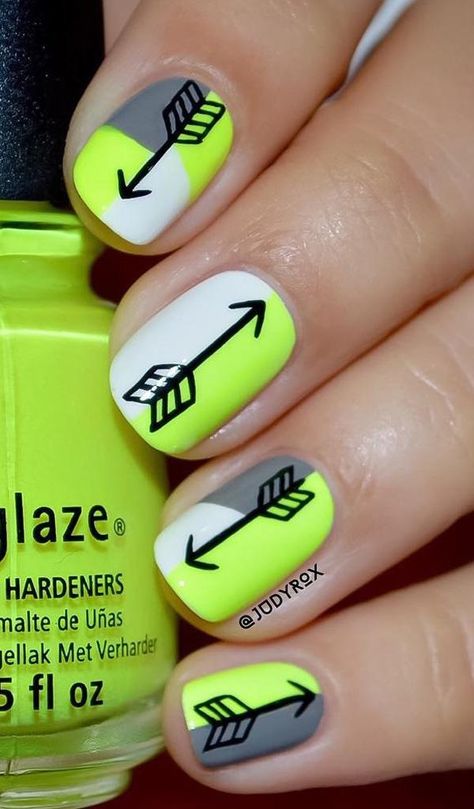 Neon Arrow Nail Art Design. Fan of neon? When it comes to bold colors, neon nails always remain over the top. Arrow Nails, Watermelon Nail Art, Red Nail Art Designs, Multicolored Nails, American Nails, Yellow Nail Art, Snowflake Nail Art, Geometric Nail Art, Squoval Nails