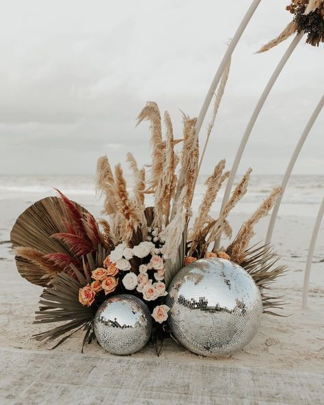 Beach Disco Wedding, Disco Boho Wedding, Disco Gala, Tropical Disco Wedding, Beach Disco, Burning Man Wedding, Bohemian Beach Decor, Sunset Wedding Theme, Desert Disco