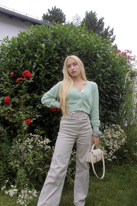 Mint And Grey Outfit, Mint Green Cardigan Outfit, Mint Green Top Outfit, Mint Cardigan Outfit, Green And Gray Outfit, Cardigan Jeans Outfit, Green Cardigan Outfit, Green Top Outfit, Mint Outfit