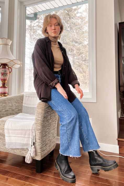 What I wore to university today - Winter outfit - Brown corduroy button up, beige turtleneck, wide leg Aritzia Farrah jeans, black doc marten boots. #WinterOutfit #TurtleneckOutfit #Corduroy #WideLegJeans #AritziaJeans #DocMartens #ShortBlondeHair #VintageOutfit #SchoolOutfit #UniversityOutfit #Layering #LayeredOutfit #Outfit #Outfits #OutfitOfTheDay #OutfitIdeas #OutfitInspiration #OutfitStyle #OutfitSociety #OutfitGoals #OutfitIdeasForWomen #OutfitsFashion #OutfitsIdeas #OutfitsForTeens #Outfi Brown Turtleneck Outfit Layering, Brown Turtleneck Outfit Aesthetic, Widelegjeans Outfit Winter, Brown Docs Outfit, Beige Turtleneck Outfit, Layered Turtleneck Outfit, Bea Outfits, Turtleneck Outfit Aesthetic, Winter Outfit For School