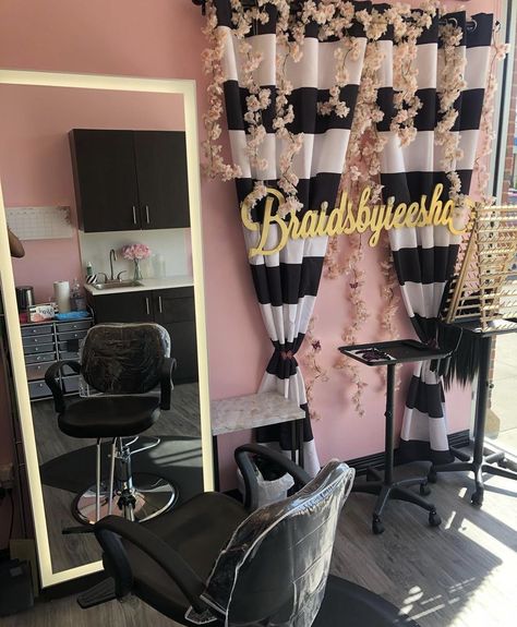 Basement Salon, Ideas Decoracion Salon, Hair Room, Ideas Salon, Pink Salon, Home Beauty Salon, Business Things, Hair Salon Interior, Salon Suites Decor