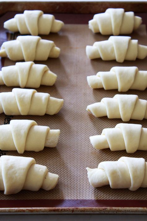 One Rise Crescent Rolls Tender and delicious Crescent Rolls made in about an hour. Course Side Dish Prep Time 40 minutes Cook Time 15 minutes Total Time 55 minutes Ingredients 1 cup milk 1/4 cup butter {cut into cubes} 3 1/4-3 1/2 cups flour 1 pkg instant yeast 2 tbsp sugar 1/2 tsp salt 1 egg Instructions Place milk and butter in a glass measuring cup and microwave for 1 minute 20 seconds. Butter might not be totally melted but that's alright, it will continue to melt from the heat of th Gf Rolls, Gluten Free Phyllo Dough, Whoopi Pies, Gluten Free Croissant, Gf Ideas, Filo Dough, Gluten Recipes, Bread Bites, Phyllo Dough Recipes