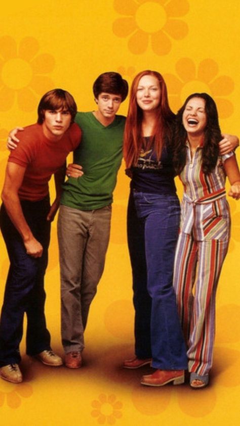 1970 Clothes, That 70s Show Cast, Donna That 70s Show, Donna And Eric, That 70s Show Outfits, 70s Show Outfits, Steven Hyde, Topher Grace, Donna Pinciotti